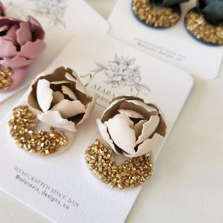 Textured floral earrings