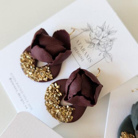 Textured floral earrings