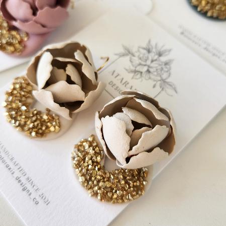 Textured floral earrings