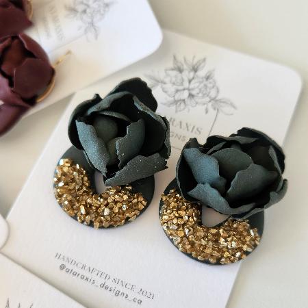 Textured floral earrings