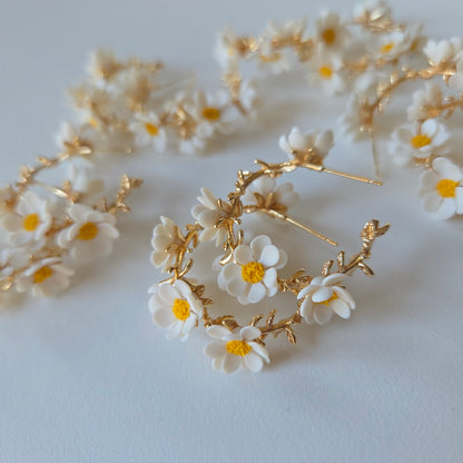 Daisy Floral earrings with white flowers and gold branches hoop earring