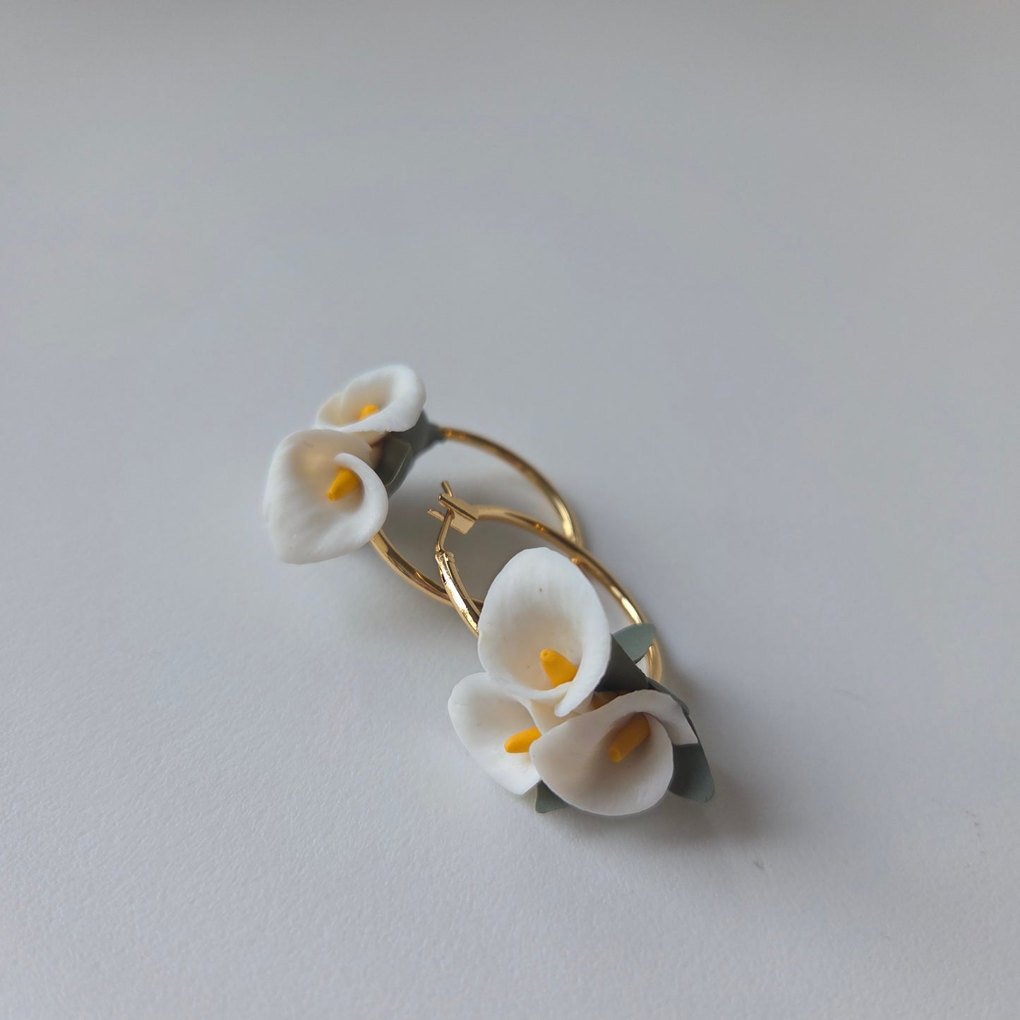 Calla Lilies Trio On Hoop