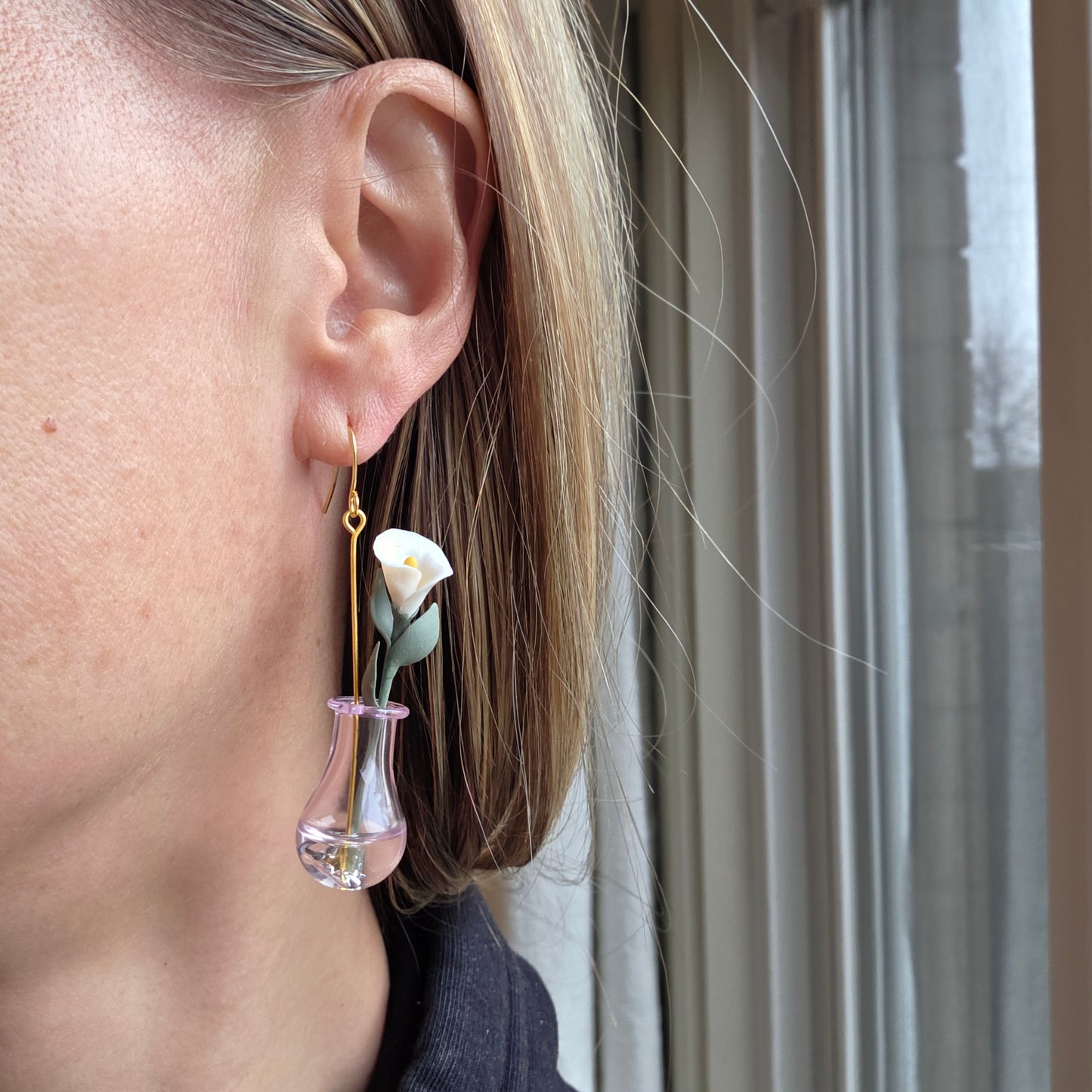 Calla Lilies in Pink Vase