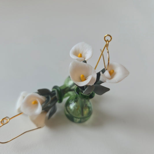 Calla Lilies Trio in Vase