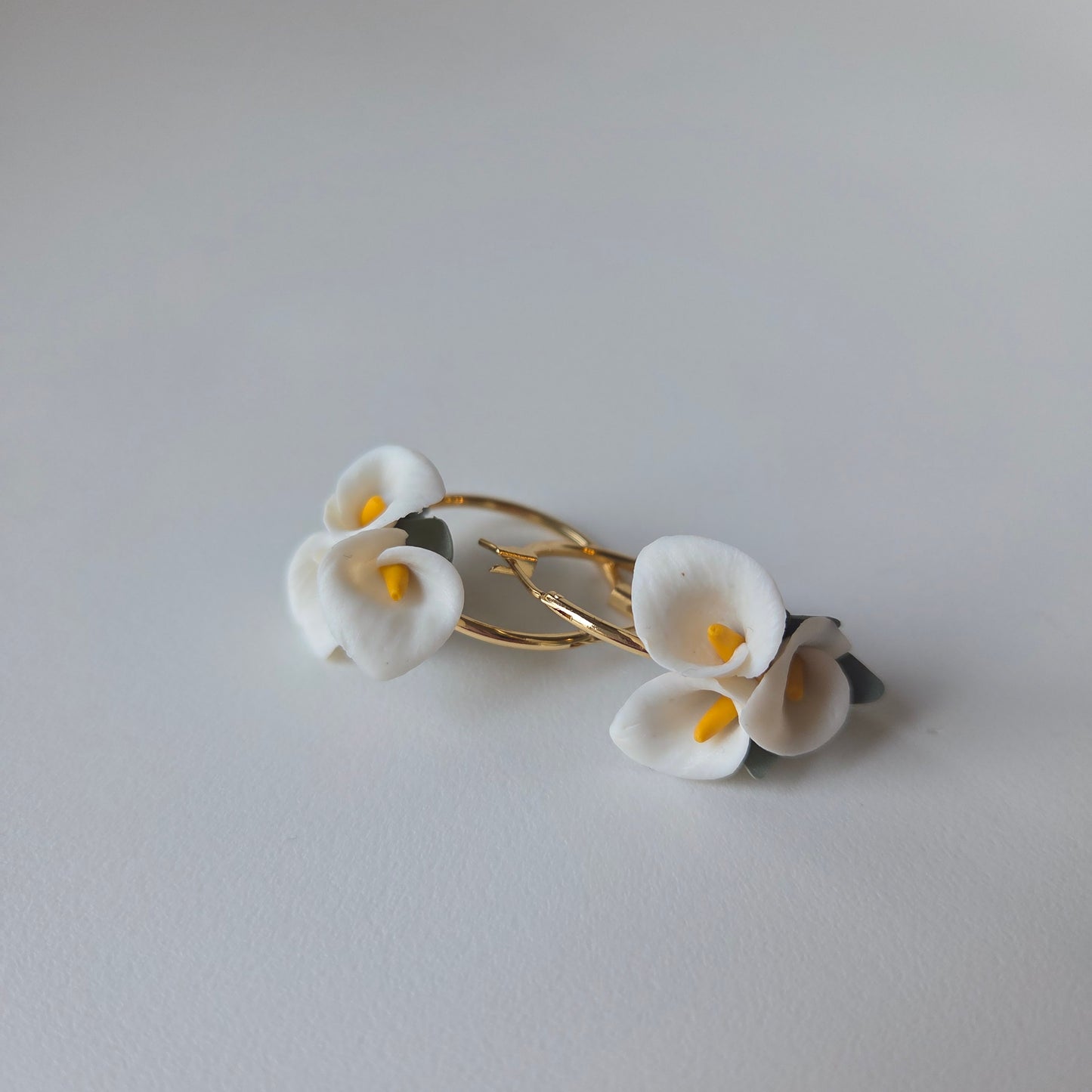 Calla Lilies Trio On Hoop